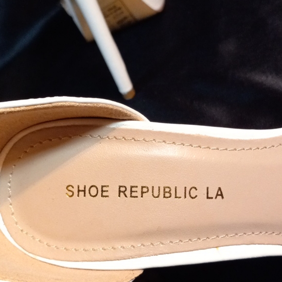 Shoe Republic LA - Picture 4 of 4